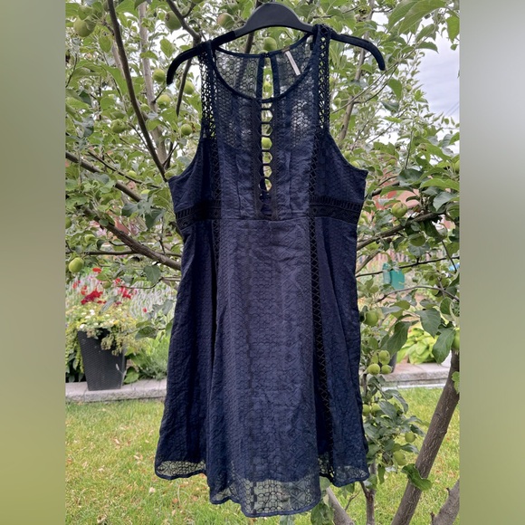 FREE PEOPLE Wherever You Go Black Navy Crochet & Lace Mini Tunic Dress, Sz 12 - Picture 3 of 16